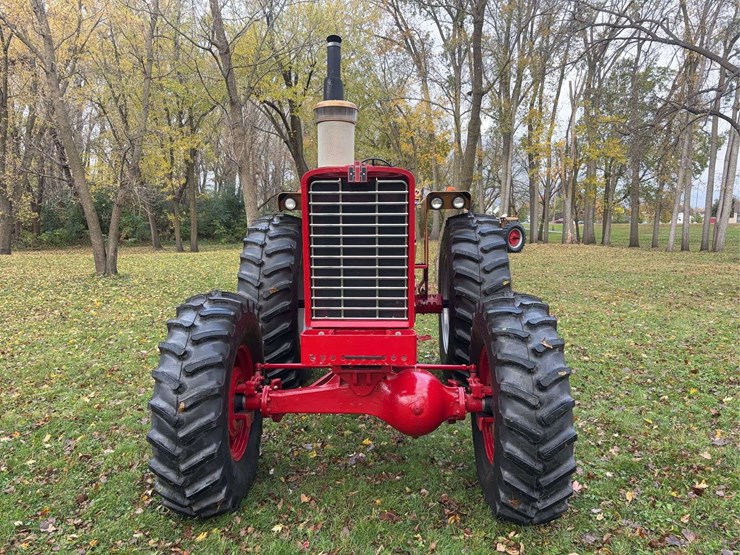 1970-1456-farmall-row-crop-mfwa-golden-demonstrator-image-2