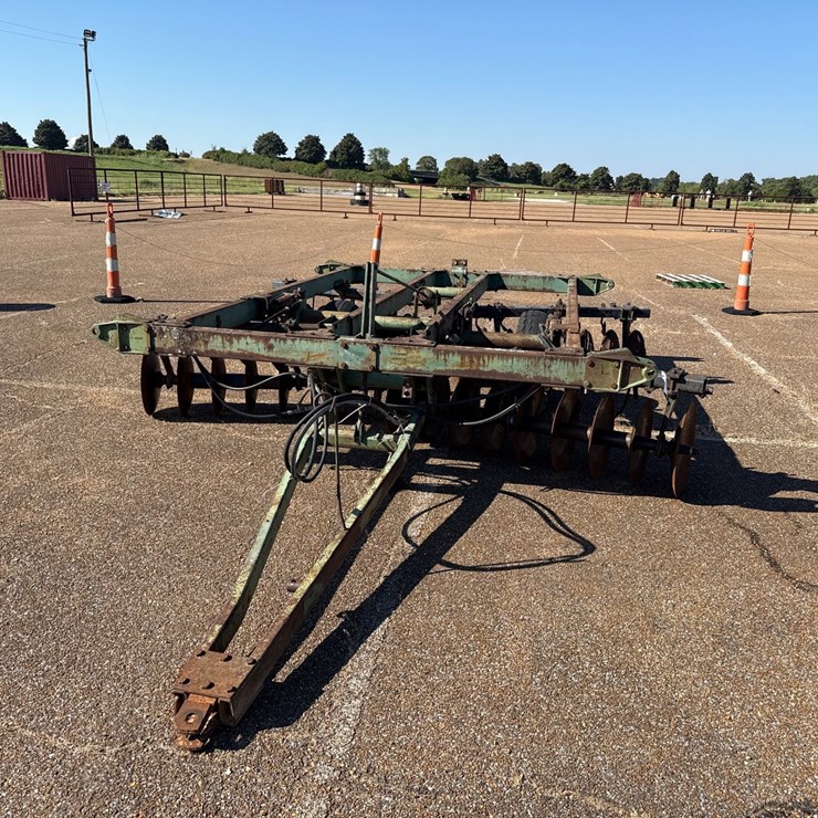 JOHN DEERE 230