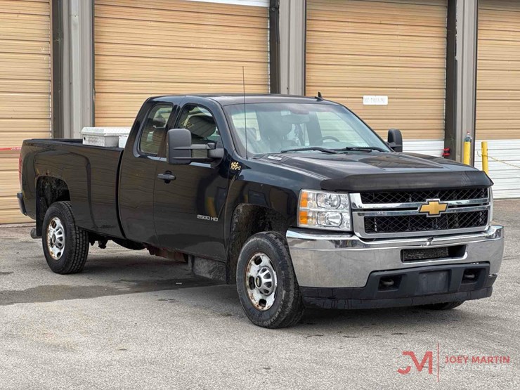 2012-chevrolet-silverado-2500hd-image-1