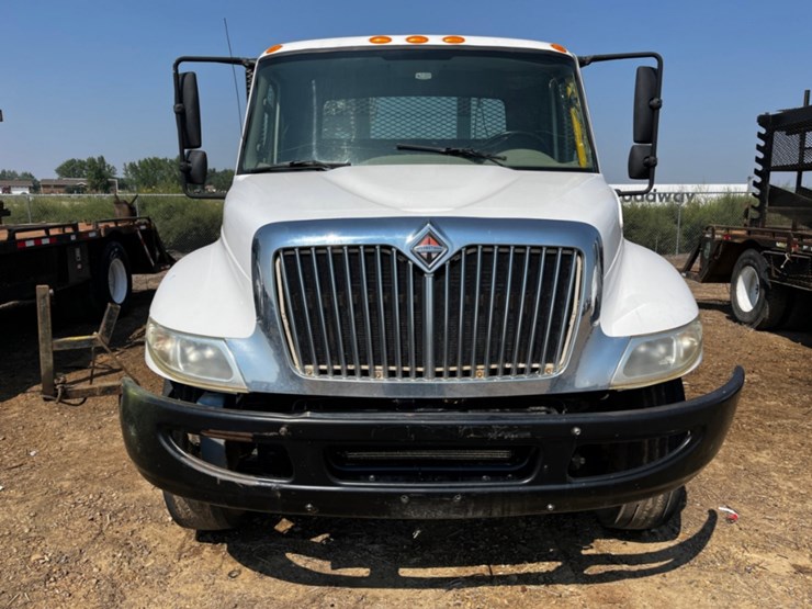 2013-international-durastar-4300-image-2