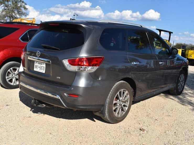 2016-nissan-pathfinder-image-3