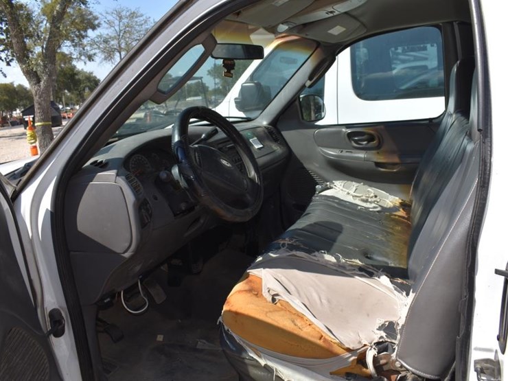 2004-ford-f150-image-14