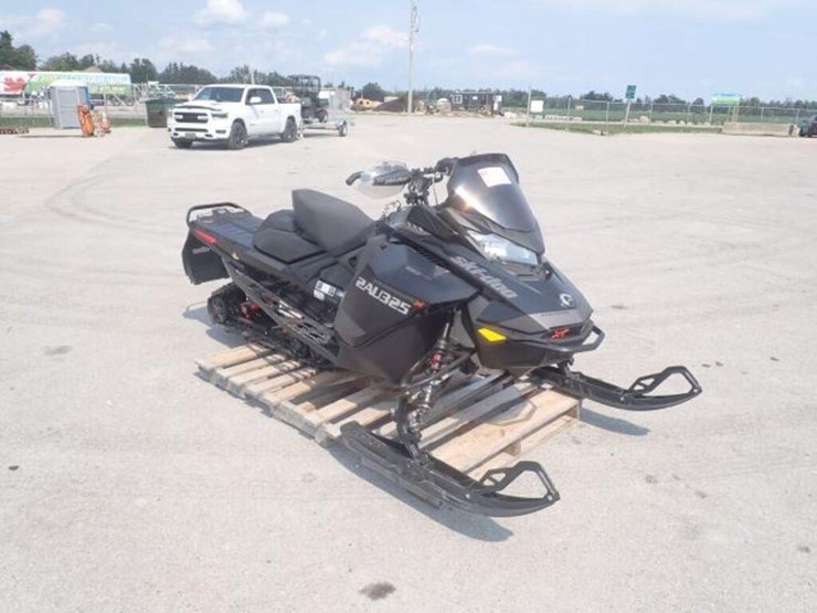 2021-ski-doo-renegade-x-850-snowmobile-2bpsumj6mv0-image-3