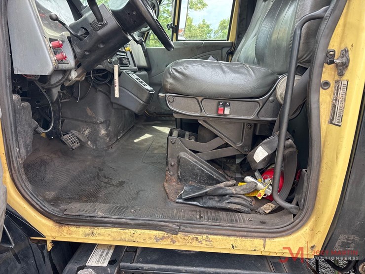 2005-international-durastar-4300-image-27