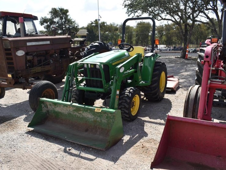 john-deere-3032e-image-2