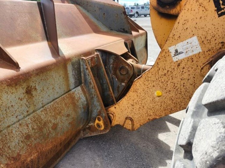 2011-liebherr-l586-image-44