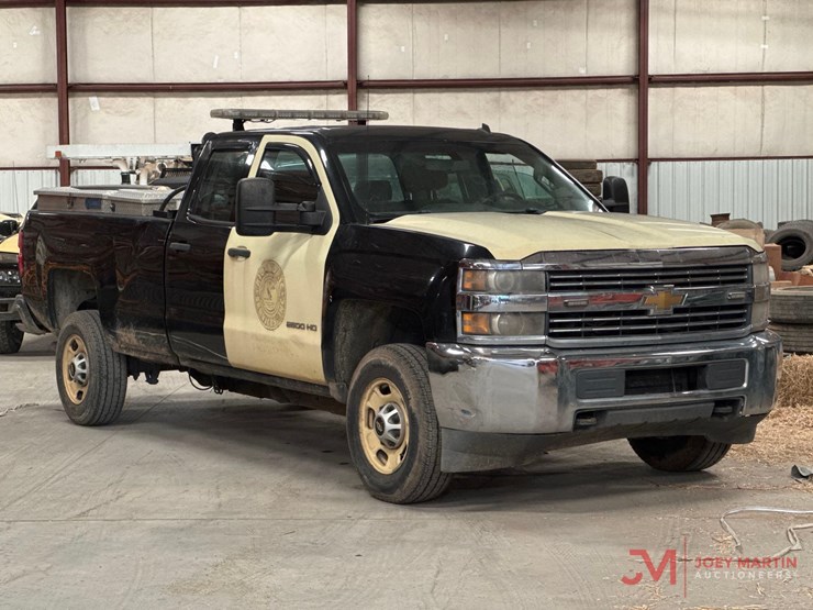 2015-chevrolet-silverado-2500-image-1