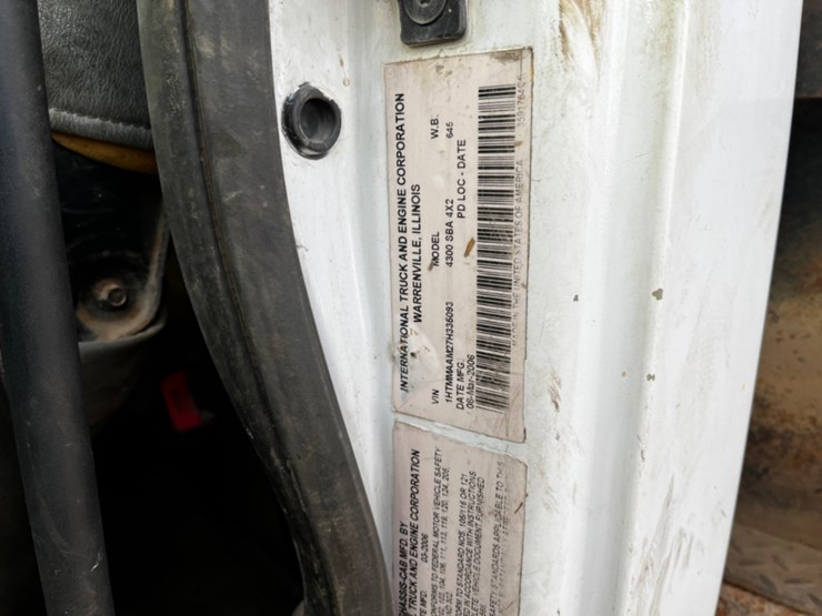 2007-international-durastar-4300-image-14