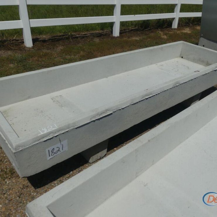 3X10 CONCRETE FEED TROUGH