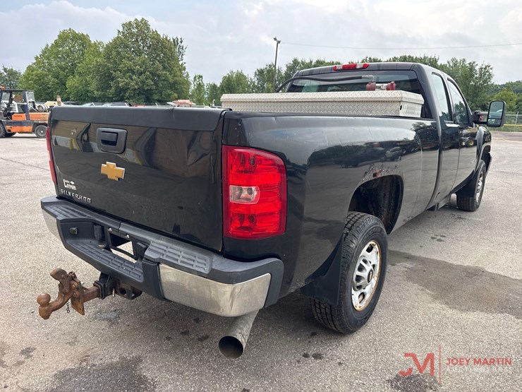 2012-chevrolet-silverado-2500hd-image-3