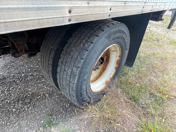 2015-ford-f650-image-16