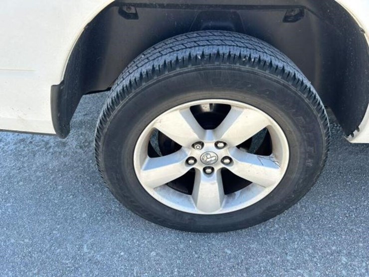 2019-ram-1500-slt-image-45