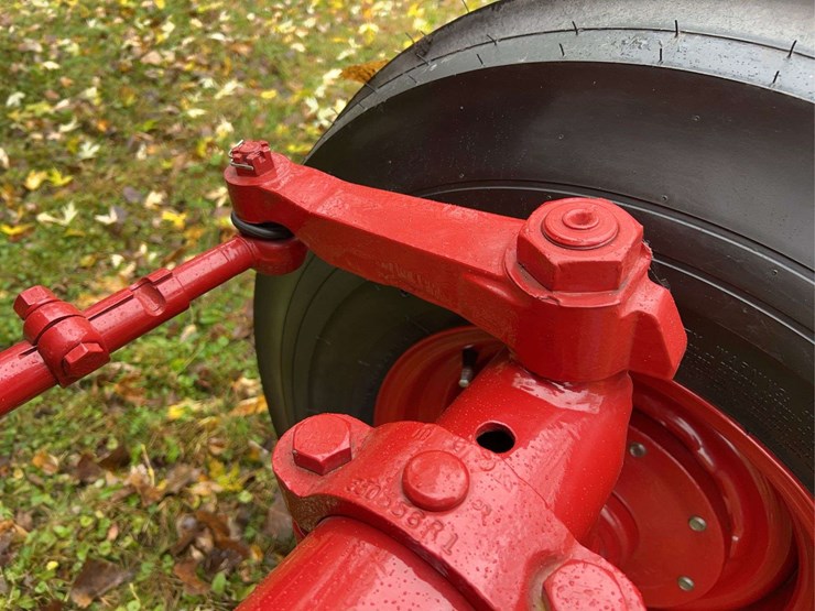 1970-farmall-826-hydro-diesel-row-crop-golden-demonstrator-image-18