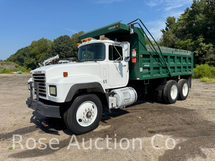 1993-mack-rd690s-image-1