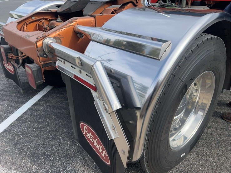 2006-peterbilt-379-image-50