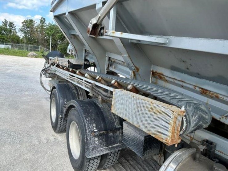 2005-mack-700-t/a-t/a-stone-slinger-truck-1m2ag11c-image-66