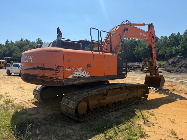2015-hitachi-zx250-lc-6-image-3