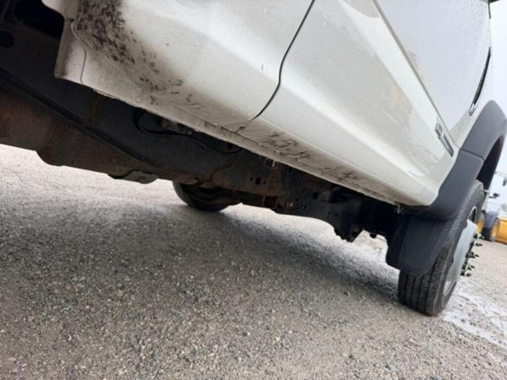2017-ford-f550-xl-image-39