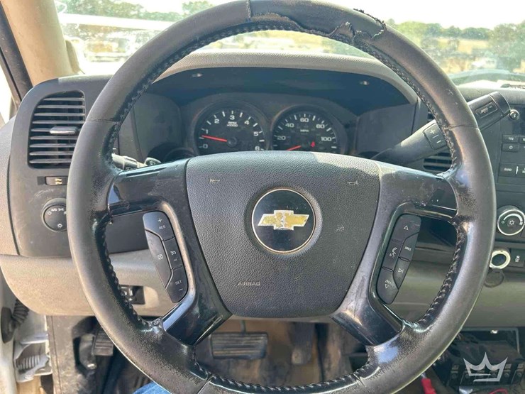 2013-chevrolet-silverado-1500-image-13