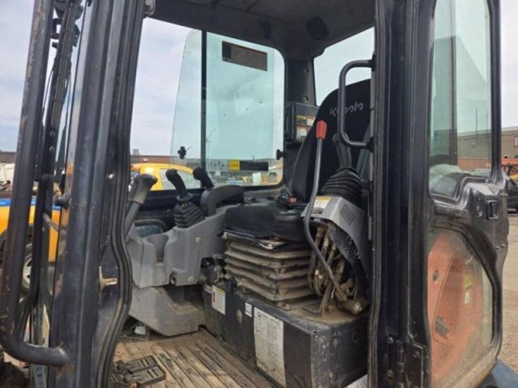 2013-kubota-kx057-4-image-16