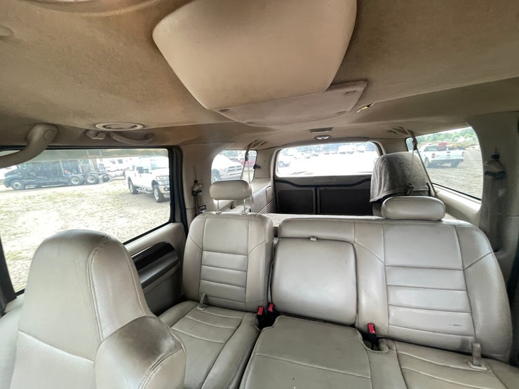 2002-ford-excursion-image-35
