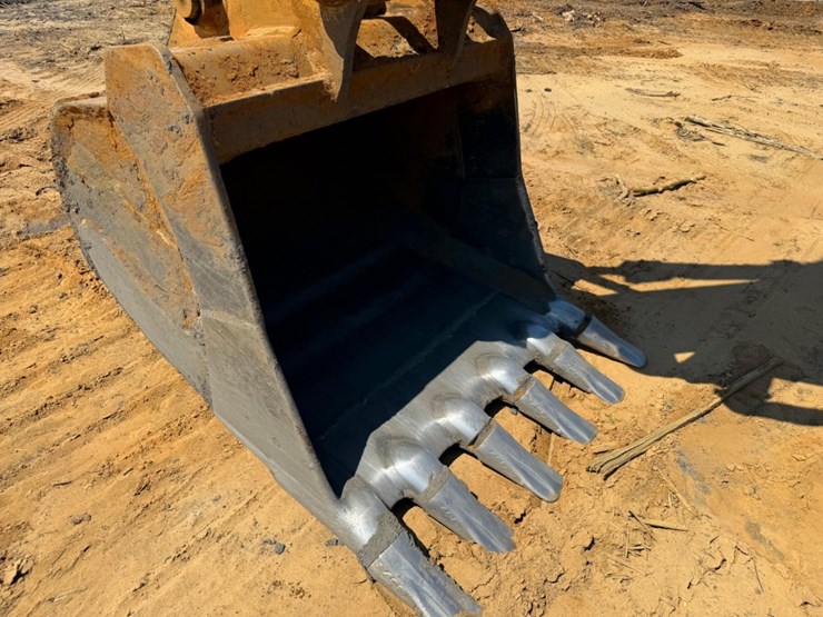 2015-hitachi-zx250-lc-6-image-7