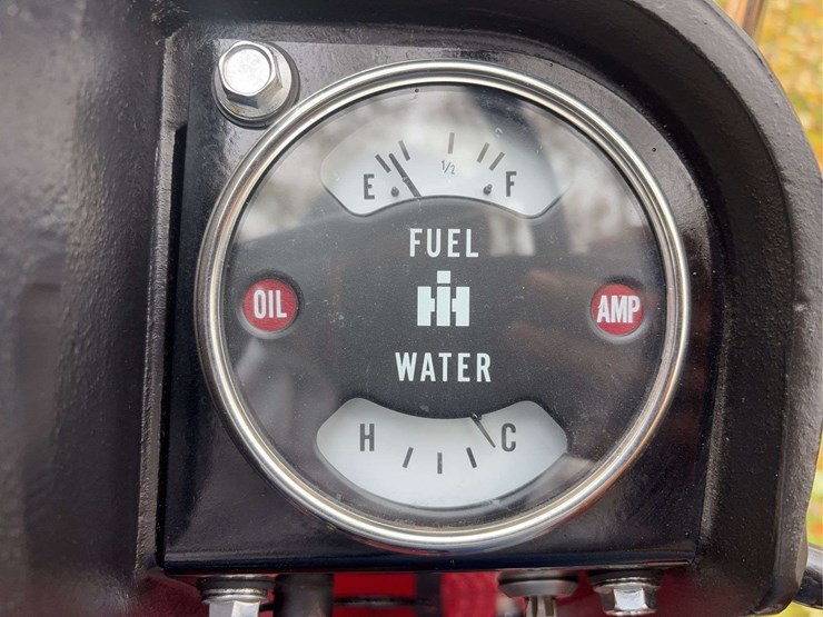 1970-farmall-544-hydro-diesel-row-crop-golden-demonstrator-image-51