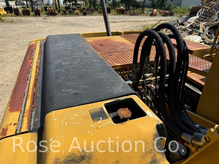 caterpillar-318-image-14
