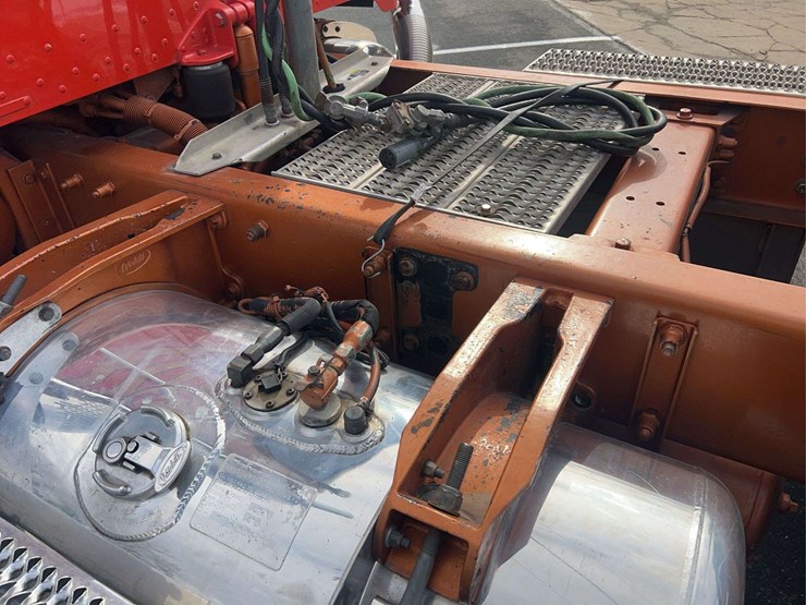 2006-peterbilt-379-image-62