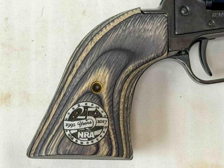 heritage-rough-rider-22/22mag-revolver-image-13
