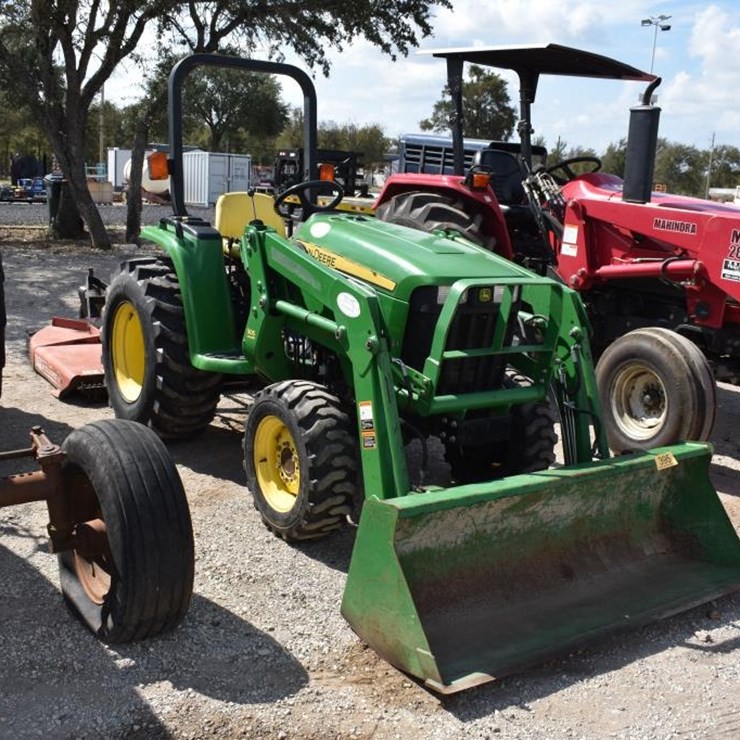 JOHN DEERE 3032E