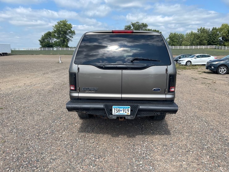 2002-ford-excursion-image-4