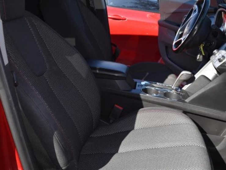 2015-chevrolet-equinox-image-8