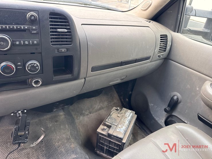 2009-chevrolet-3500-image-25