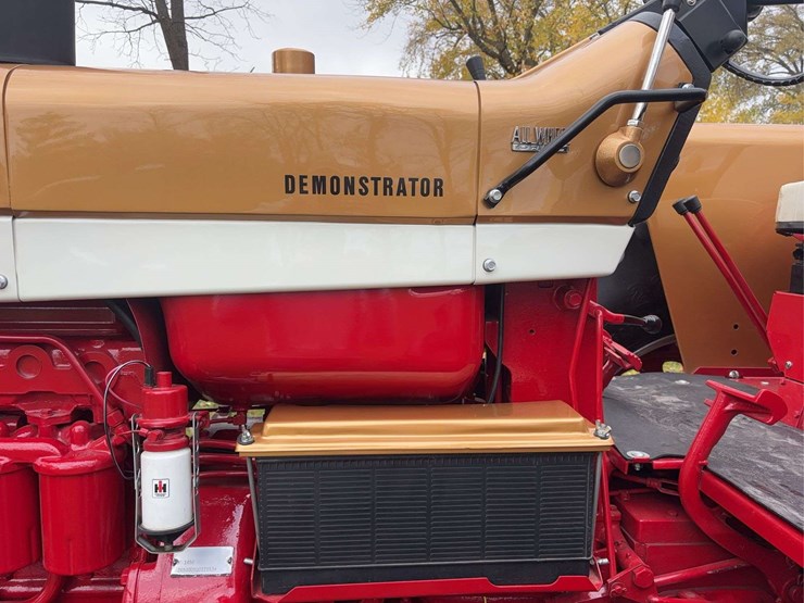 1970-1456-farmall-row-crop-mfwa-golden-demonstrator-image-28