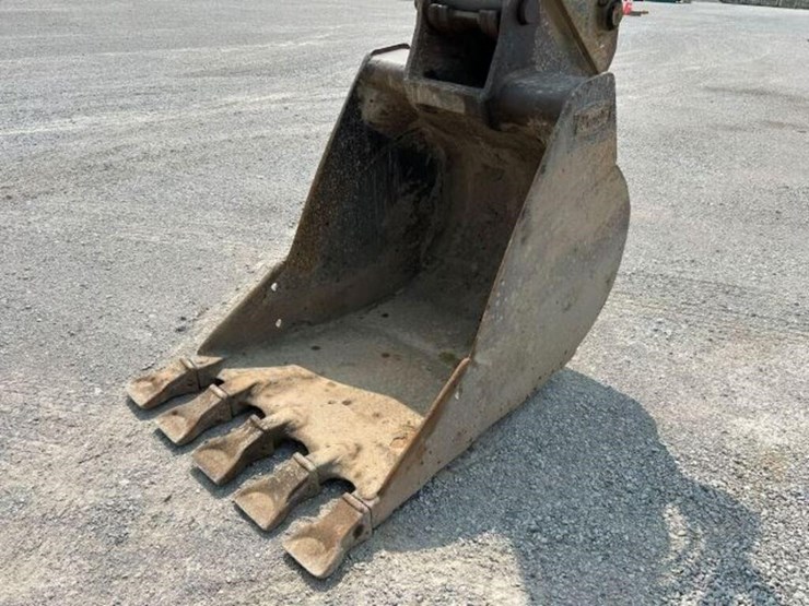 2007-hitachi-zx225us-lc-image-61