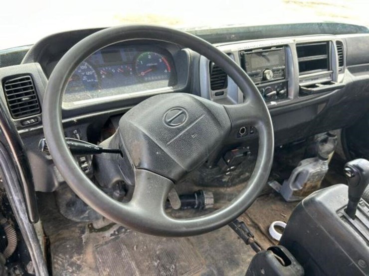 hino-185-image-13