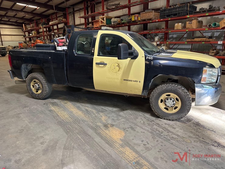 2009-chevrolet-silverado-2500-image-2
