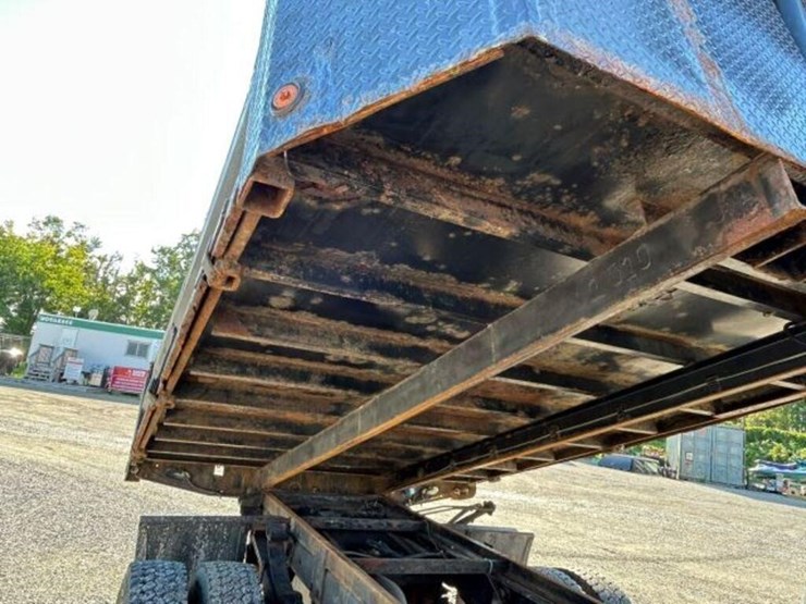 2012-ford-f550-xl-image-76