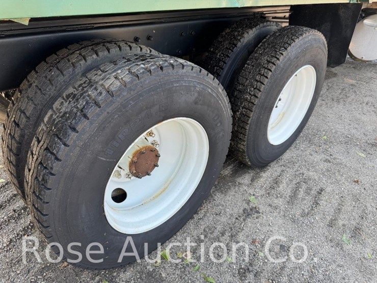 1993-mack-rd690s-image-16