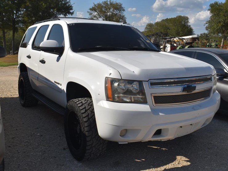 2007-chevrolet-tahoe-image-2