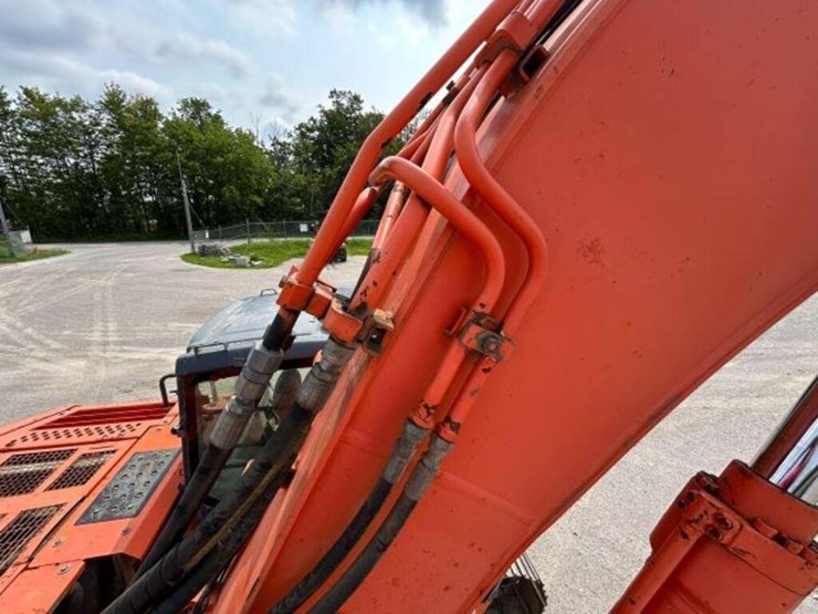 2007-hitachi-zx225us-lc-image-43