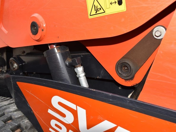 kubota-svl97-2-image-10