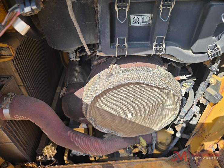 2012-caterpillar-d6t-image-21