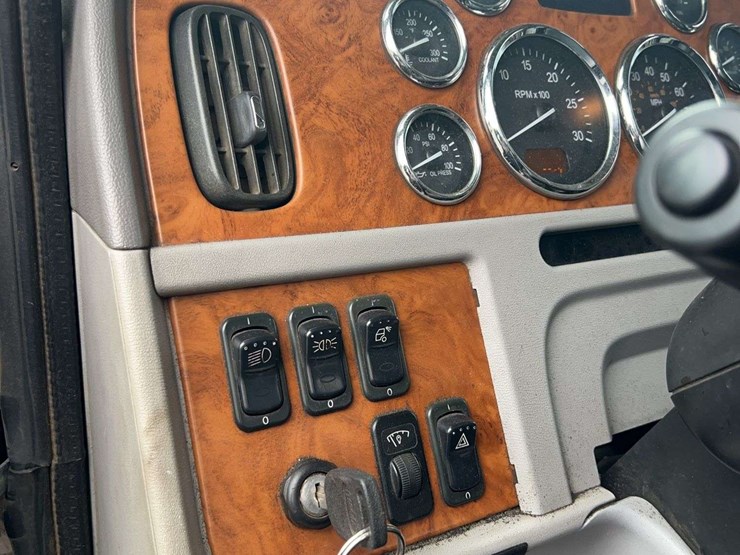 2006-peterbilt-379-image-118