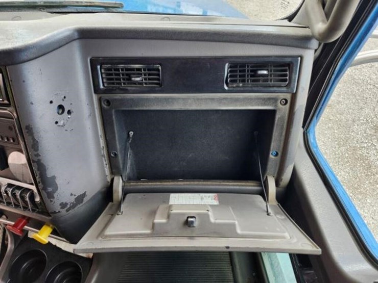 2008-kenworth-t800-image-32