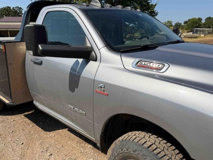 2019-ram-3500-tradesman-image-8