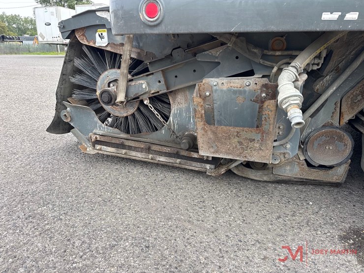 2018-freightliner-street-sweeper-truck-image-19