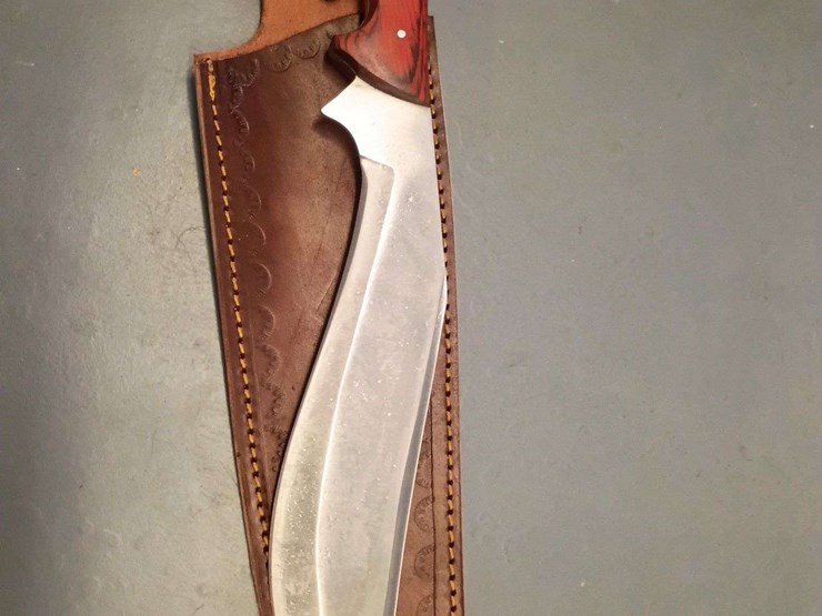 custom-stainless-steel-fixed-blade-knife-with-gold-metal/red-striped-handle-image-1
