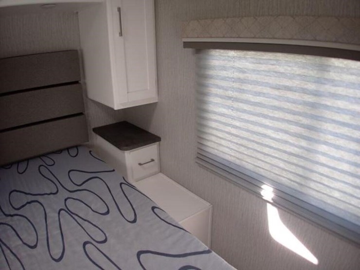 2021-coachmen-pursuit-class-a-motorhome-1f64f5dn1m-image-111